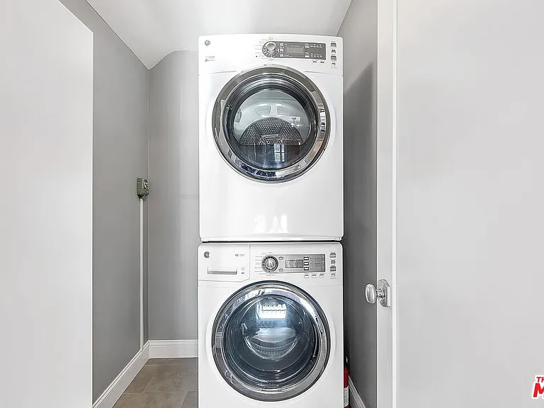 2630 S Bedford St #2630 — Photo 3