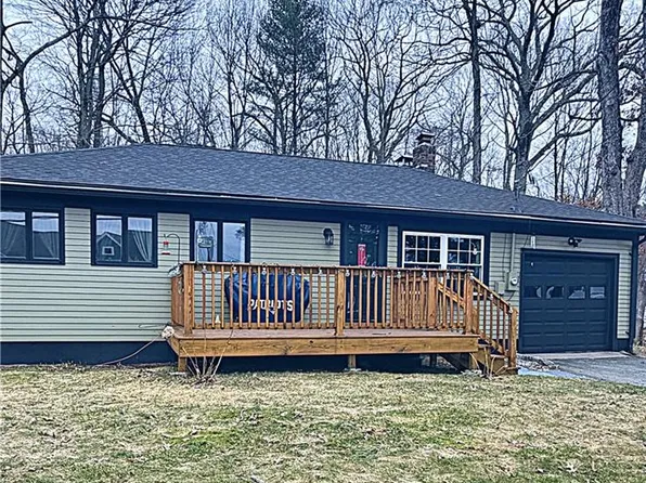 420 Reservoir Rd, Pascoag, RI 02859