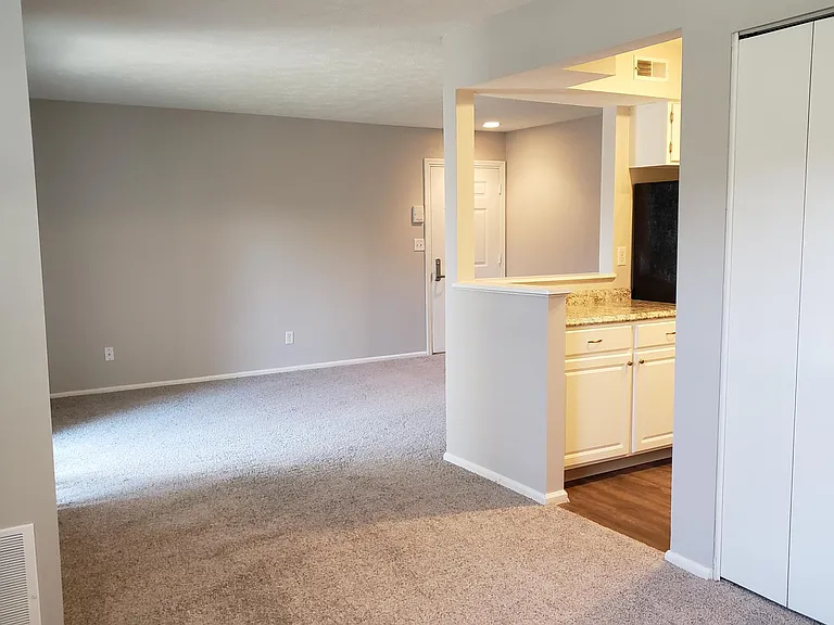 Harbour Club Apartments — Photo 24