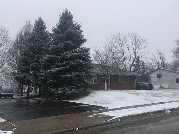 3rd image of 124 Hoak Dr