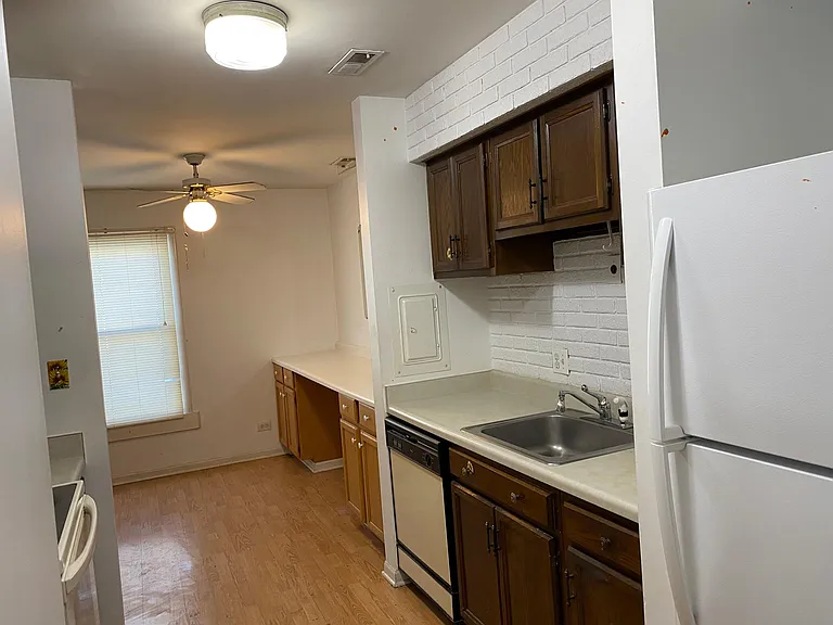 1312 S Glen Cir #B — Photo 1