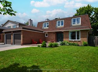 69 Hawk Cres, Ottawa, ON K1V 9G8