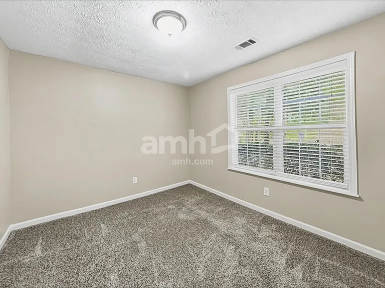 451 Bellingham Dr — Photo 13