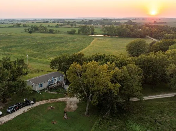 13226 Wakarusa Rd, Eskridge, KS 66423
