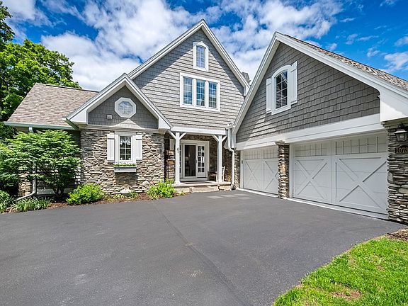 5th image of 10730 Admiral Dr #201