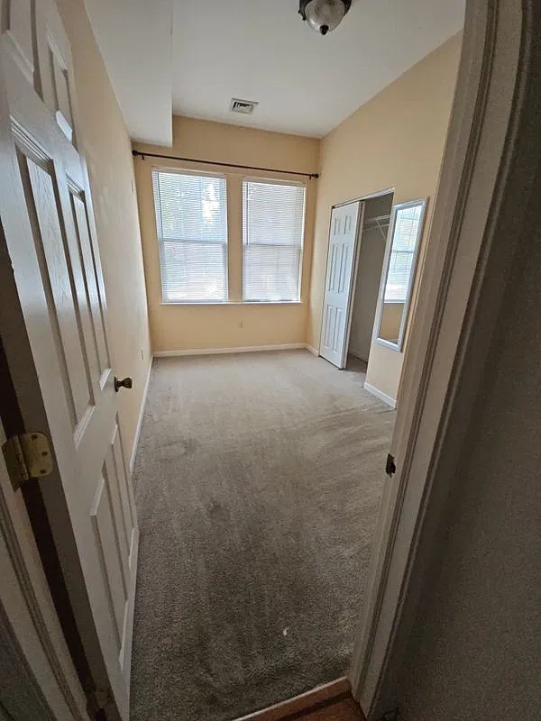 2 bed, 1.0 bath, 925 sqft, $1,500 — Photo 2