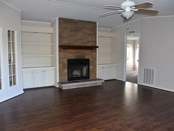 4th image of 405 William Dr