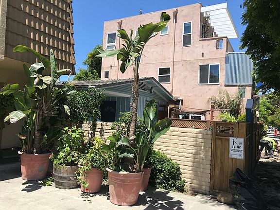 2nd image of 4851-55 Voltaire St #4855