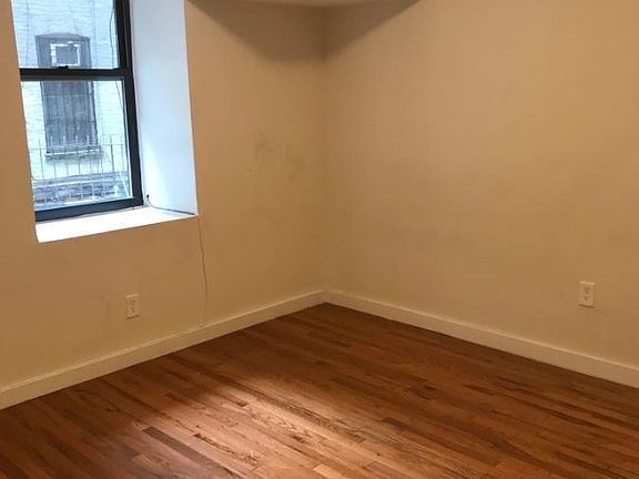 3rd image of 530 W 136th St APT 1