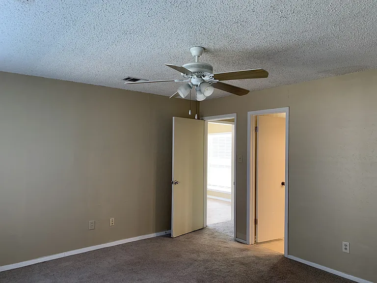 1203 Custer Rd — Photo 10