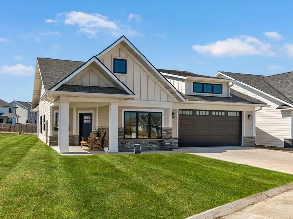 2620 SE Stonegate Ct, Waukee, IA 50263