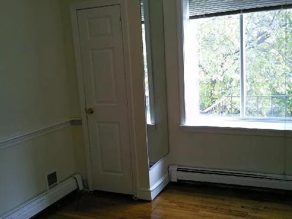 1 bed, 9999 sqft, $2,200 — Photo 2