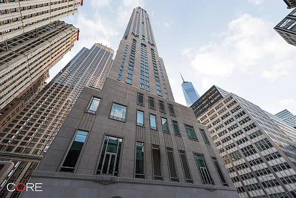 Rented by CORE | media 32