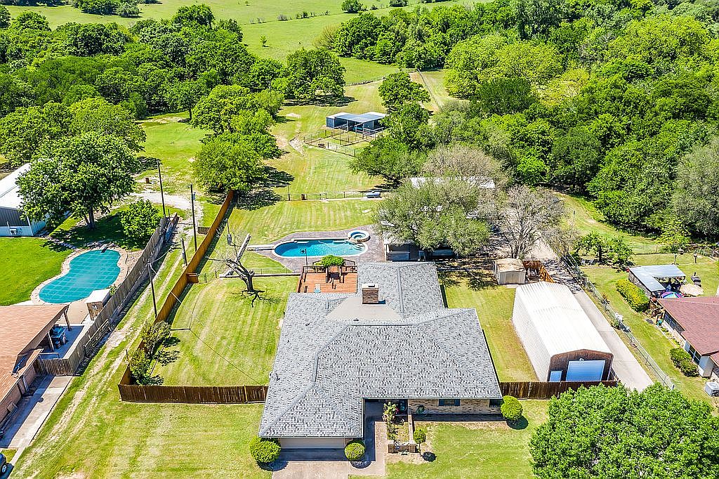 307 De La Cruz St, Weatherford, TX 76085 | Zillow