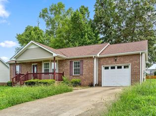 1727 Hazelwood Rd, Clarksville, TN 37042