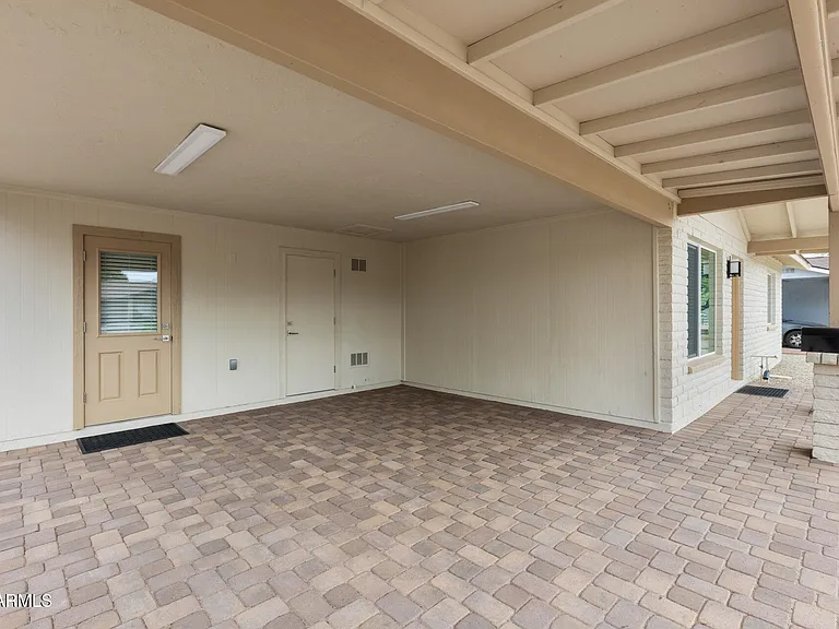224 E Oxford Dr — Photo 18