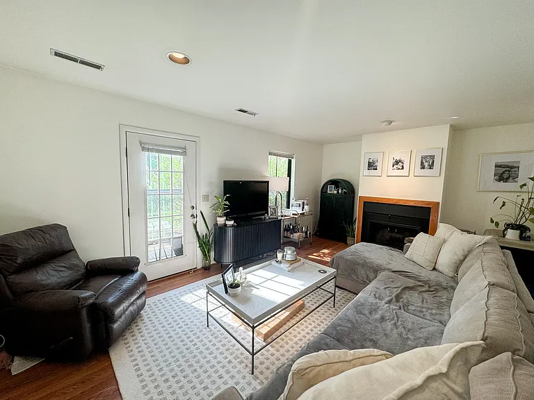 738 Exton Ct — Photo 5