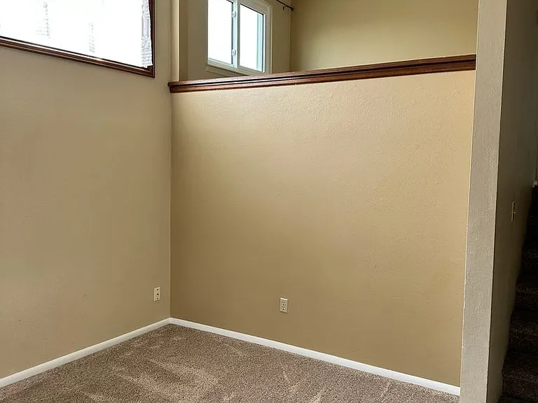 4412 Ontario Ave — Photo 2