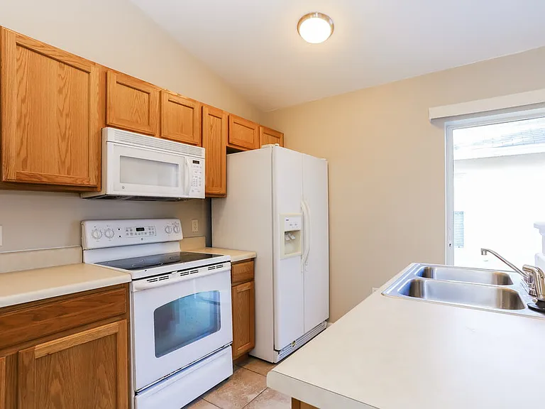 17031 Ongar Ct — Photo 6