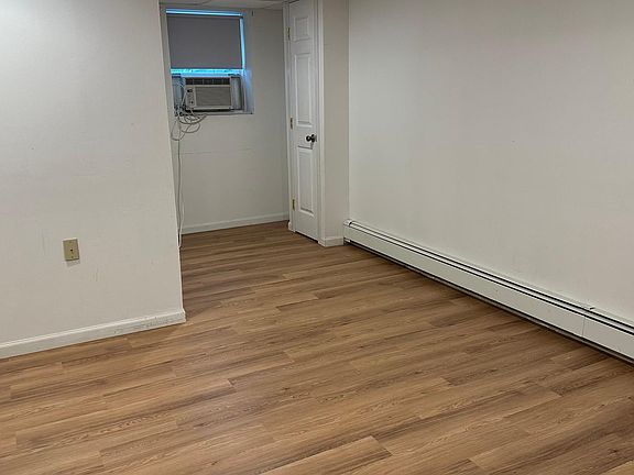4th image of 573 Center Dyre Ave