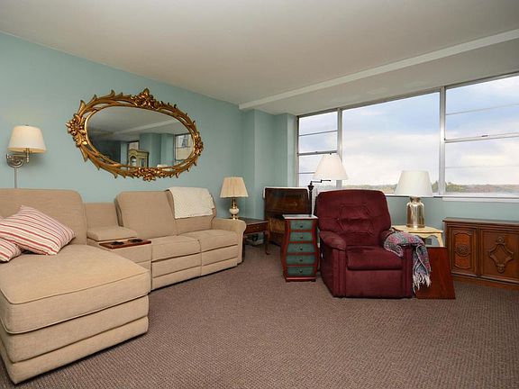 5th image of 1620 E Broad St APT 1002