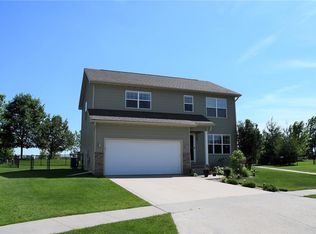 9764 Red Sunset Ct, West Des Moines, IA 50266