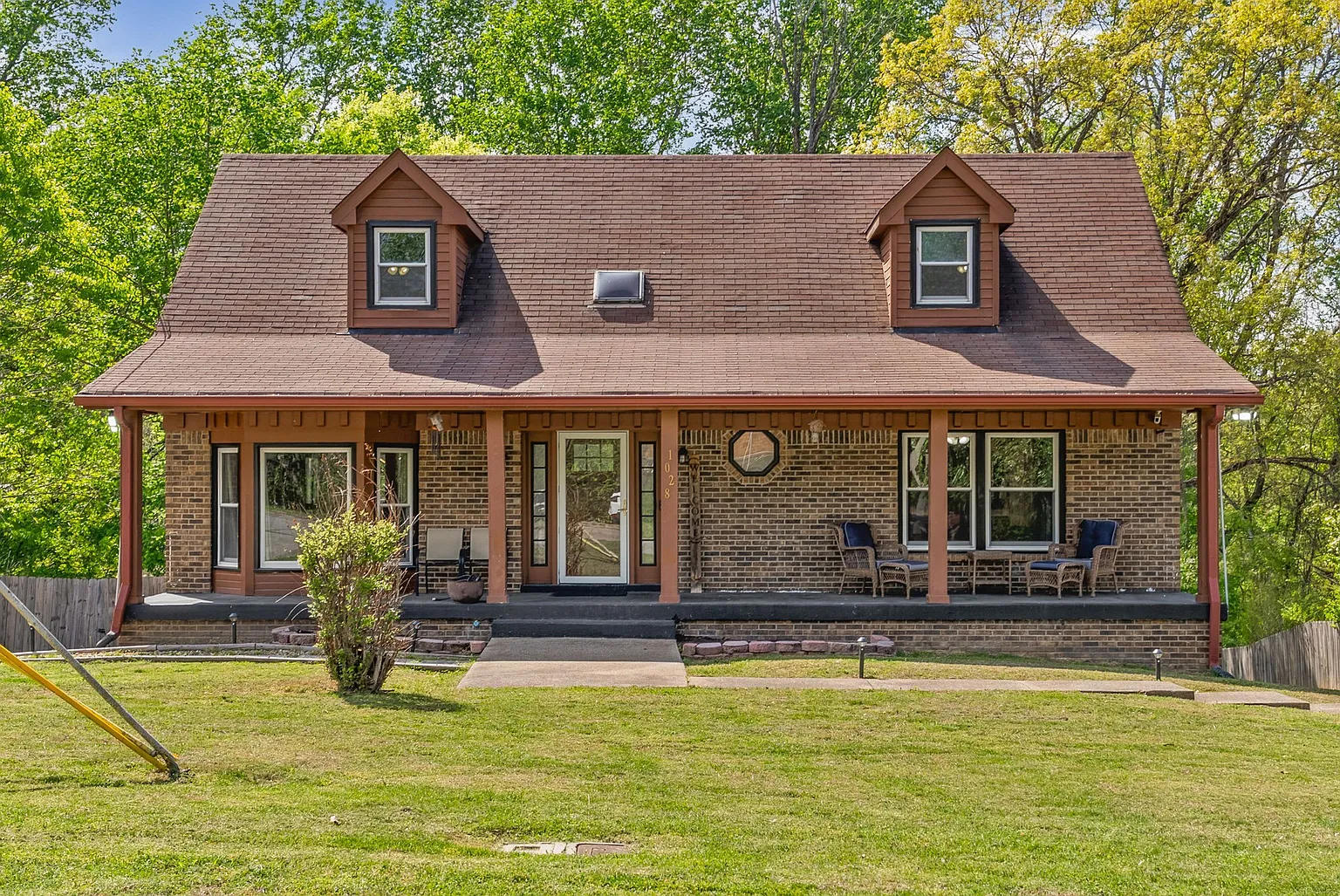1028 Foxmoor Dr photo 1