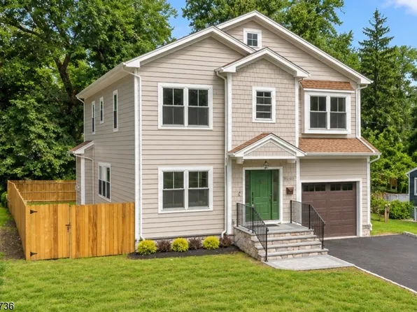 14 Holmes Oval, New Providence Boro, NJ 07974