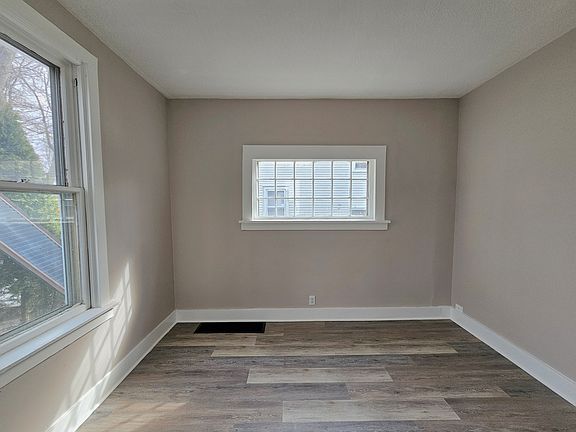 4th image of 3930 Webster St