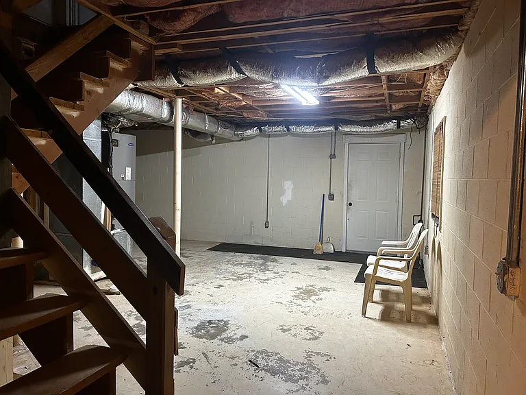 Lyle Ln — Photo 18