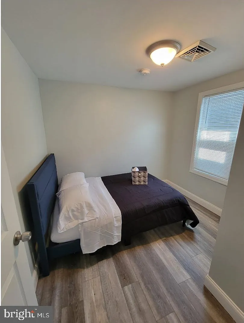 3 bed, 1360 sqft, $2,600 — Photo 4