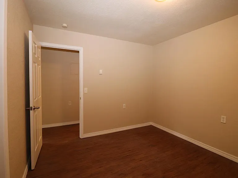 23053 Main St #14 — Photo 14
