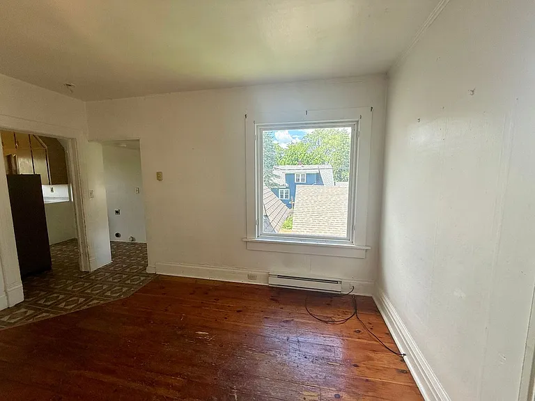 324 N 3rd Ave — Photo 9