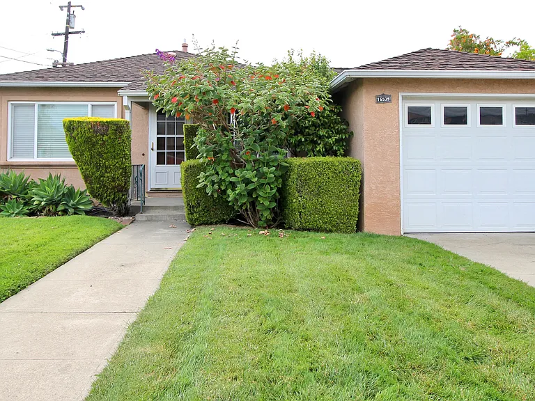 15539 Vassar Ave — Photo 1