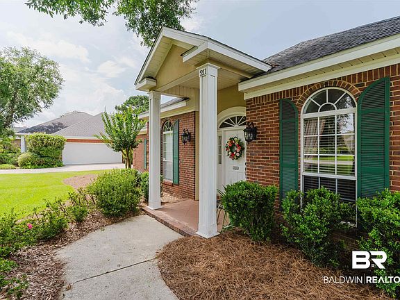 4th image of 211 Royal Ln
