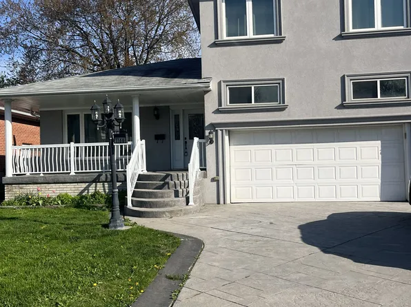 1166 McBride Ave, Mississauga, ON L5C 1M8