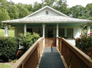 8 Davis Hill St, Hayesville, NC 28904