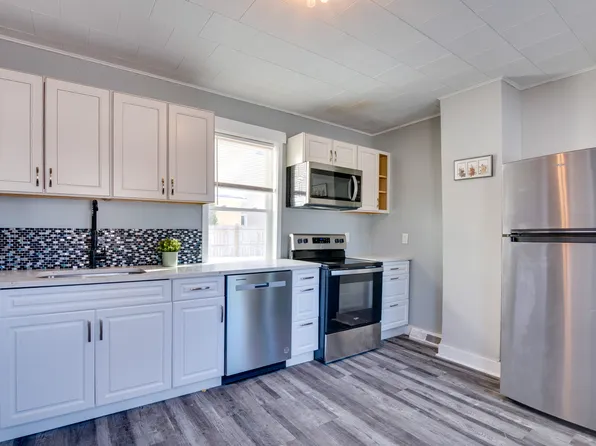 96 Pleasant St, Ashland, MA 01721