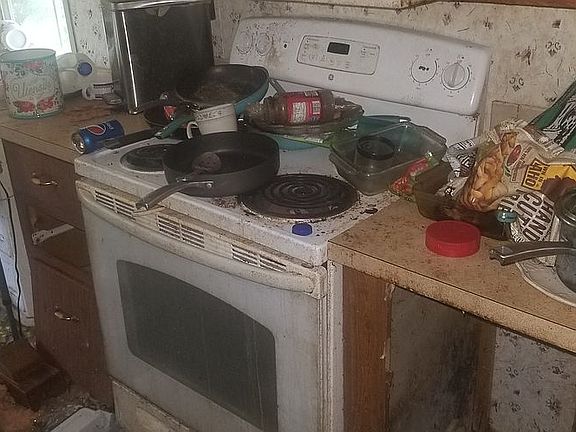 Appliances work but need cleaning