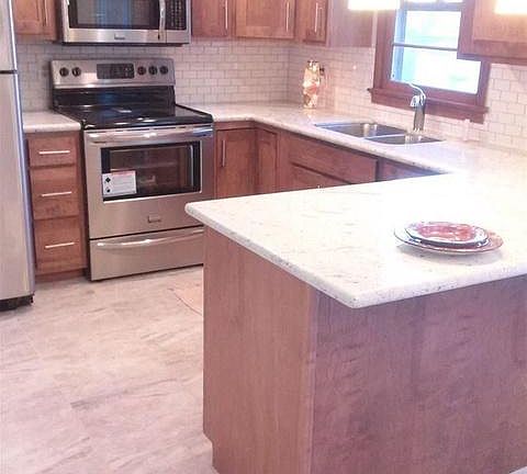 5th image of 2923 S 135th St
