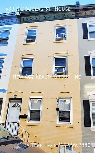 530 N Douglas St Photo 1