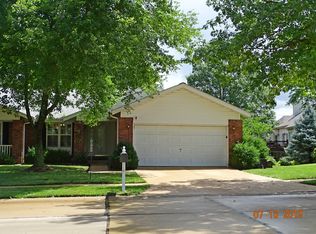 575 Woodhill Estates Dr, Ellisville, MO 63021