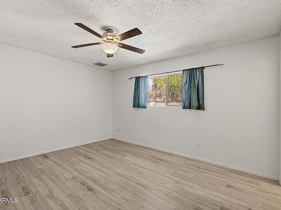 3rd image of 2925 W Mandalay Lane