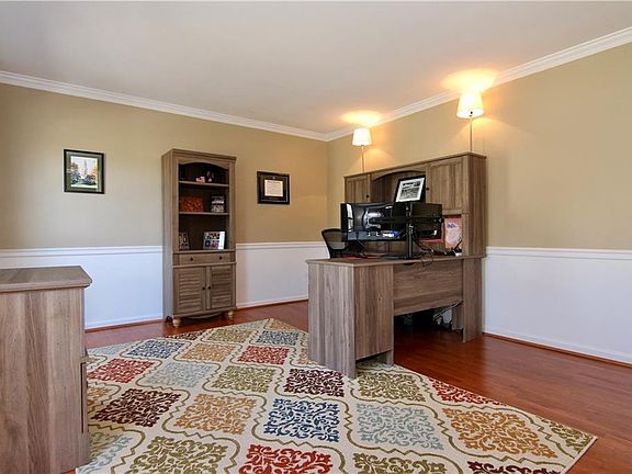 4th image of 335 Watercress Dr
