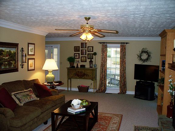 4th image of 1890 Oak Village Ln