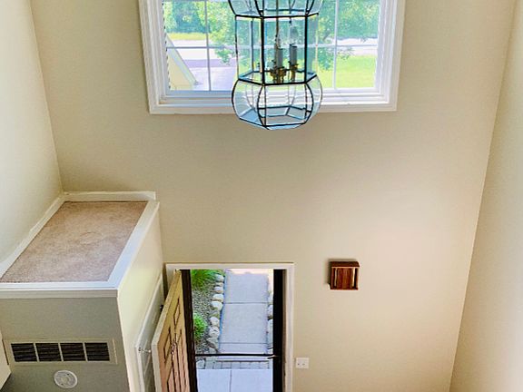 5th image of 264 Briarwood Ln