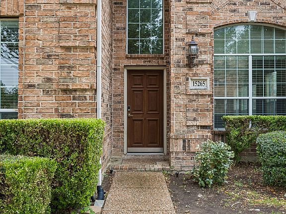 4th image of 15265 Brooks Ln