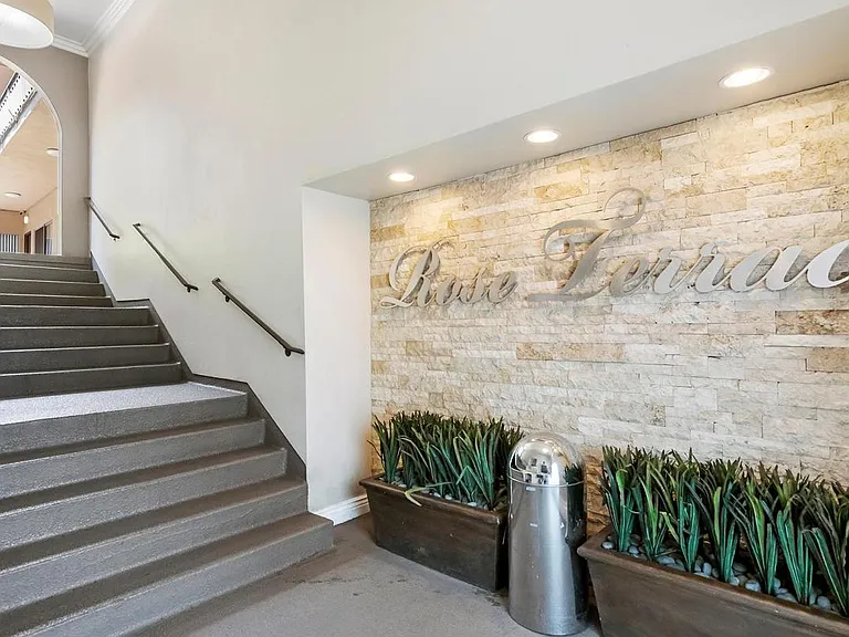 Rose Terrace Apartment Homes — Photo 4