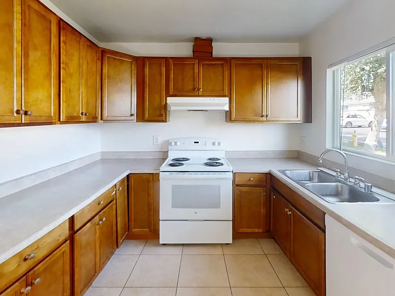 14702 Plaza Dr — Photo 5