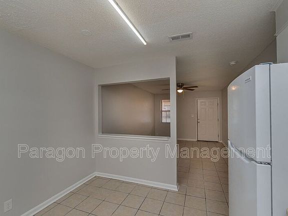 3rd image of 811 Laurens St NW APT E4